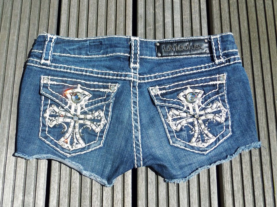 LA IDOL MALTESE CROSS BLUE DENIM MINI CUT OFF SHORTS in Hamburg