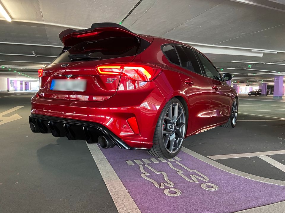 Verkaufe Ford Focus ST MK4 mit Ford Garantiebrief bis Mai‘25 in Oberhausen