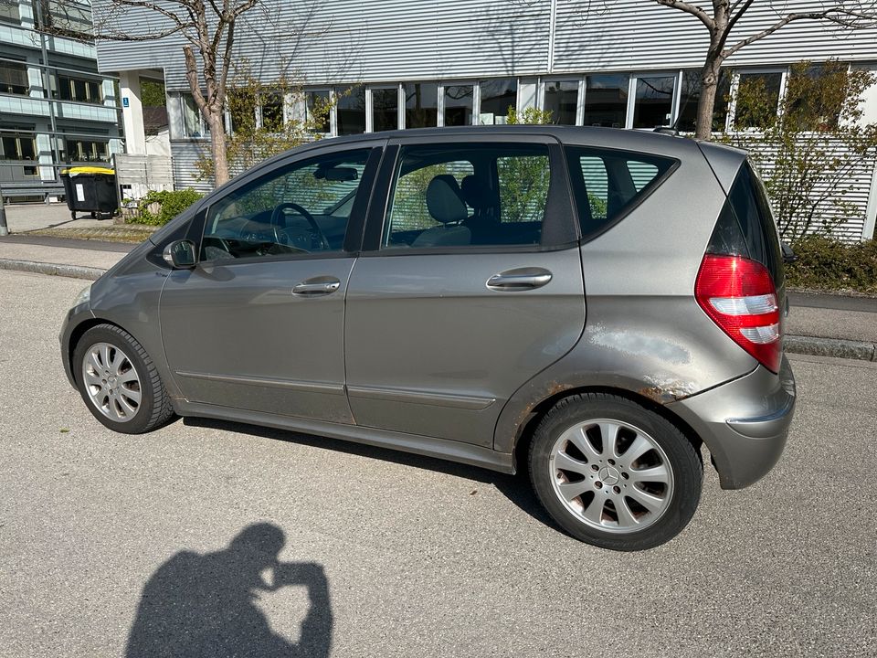 Mercedes A 200 Benzin in Planegg