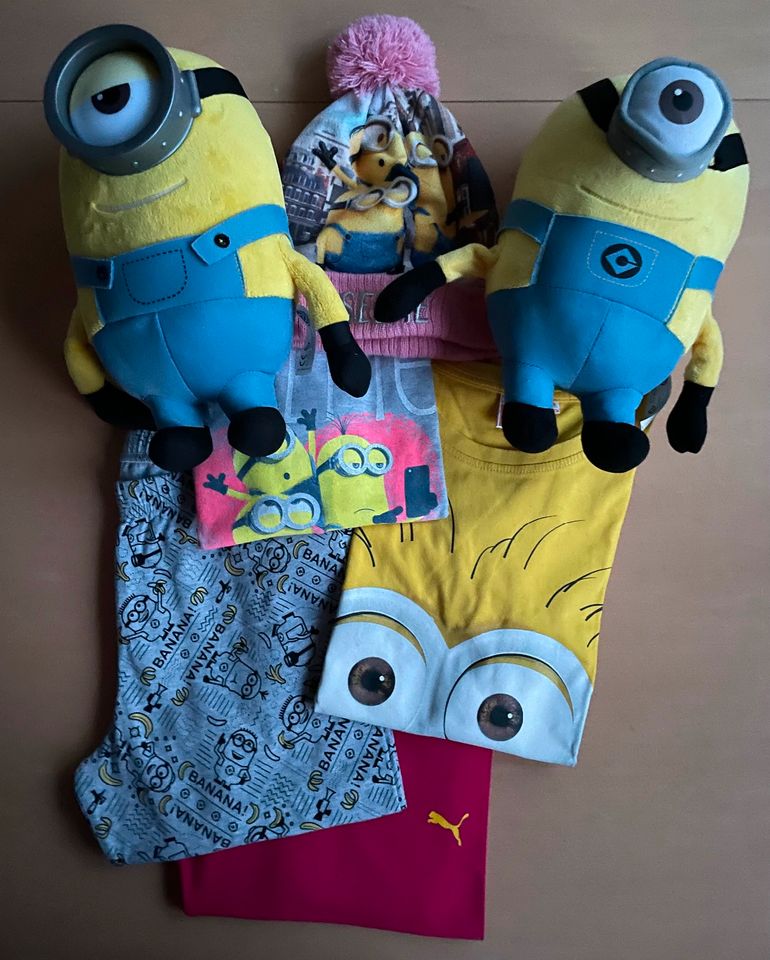 MINIONS Mütze Plüschfigur Shirt Gr. 140 Oberteil Butterbrotdose in Wuppertal