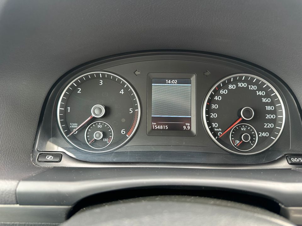 Volkswagen Touran 2.0 TDI, Alcantara, Automatik,Klima,Sitzheizung in Lübeck