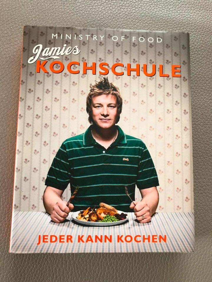 Kochbücher, verschiedene, Jamie Oliver, Cocktails, Grillen, etc. in Neuenstein