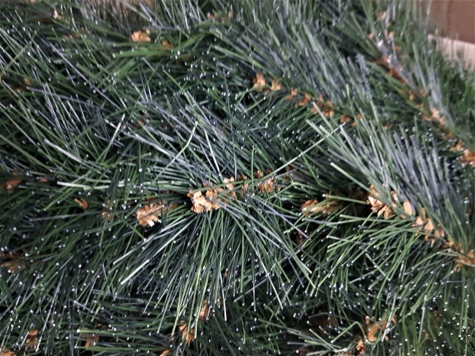 Weihnachtsbaum Christbaum Tannenbaum künstlich TH 180 cm in Fischbach