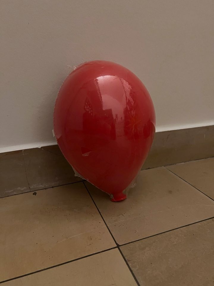 Drömminge Lampe IKEA Luftballon rot in Lilienthal