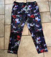 Gerry Weber Hose Gr 42 Sommerhose Stoffhose 119€ Düsseldorf - Friedrichstadt Vorschau