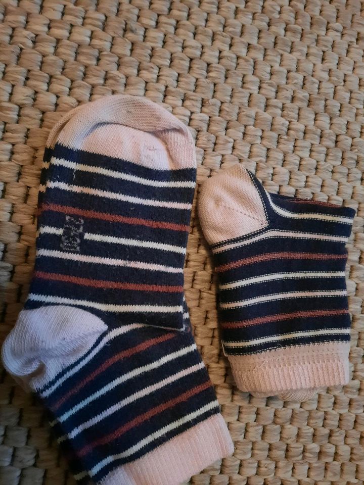 10 Paar Socken 27-30 Zwillinge in Malching