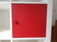 IKEA Kallax Regaleinsatz mit Tür in rot - gebraucht Nordrhein-Westfalen - Langerwehe Vorschau