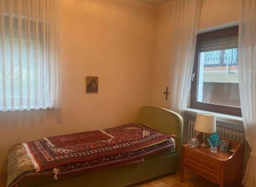Zweifamilienhaus mit Umbaumöglichkeit zum Dreifamilienhaus in Dornburg
