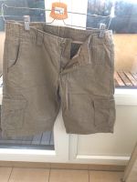 Damen Shorts carhartt Gr.28 top Zustand Nordrhein-Westfalen - Neuss Vorschau