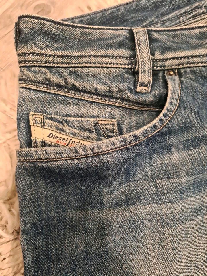 Herren Jeans "Diesel" Gr.30/34 in Leverkusen