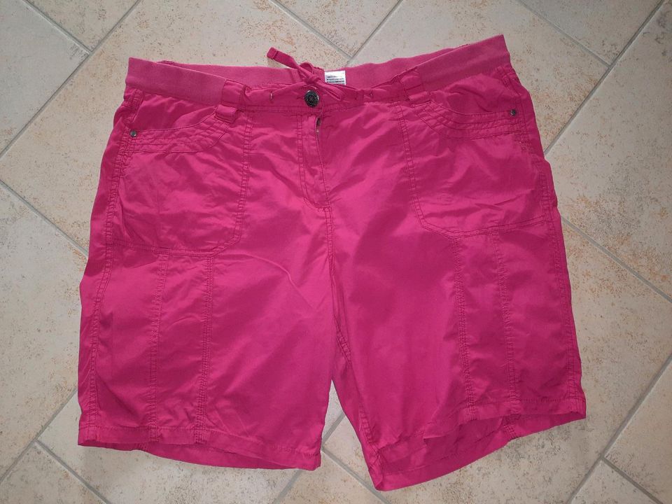 pinke Shorts M&S 50 in Rheine