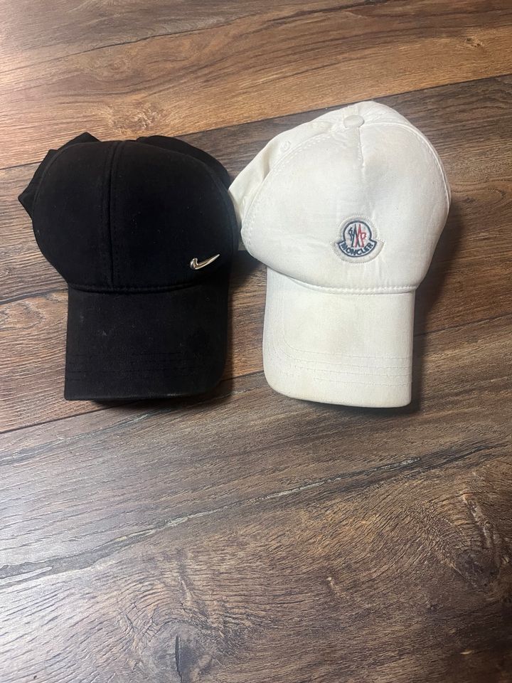 Cap neu Nike und weiß moncler in Dreieich