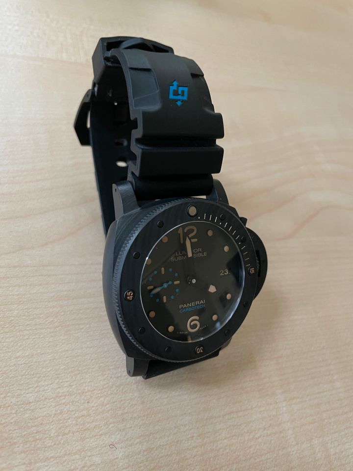 Panerai Luminor Submersible Carbotech Keramik PAM 00616 Herrenuhr in München