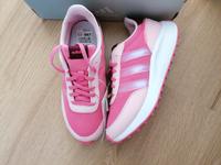 Sneaker Sportschuhe Hallenschuhe Adidas neu mit Etikett Nordrhein-Westfalen - Wickede (Ruhr) Vorschau