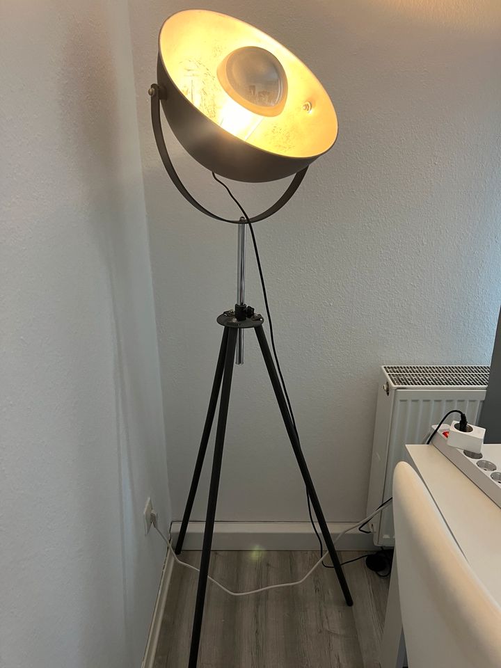 Stehlampe studiolampe Scheinwerfer in Landshut