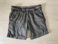 Kurze Hose von Esprit mit Gürtel Freizeithose Wanderhose Gr. 36 Bayern - Ingolstadt Vorschau