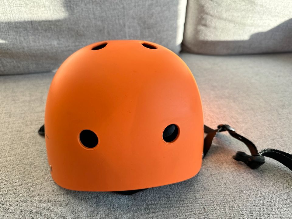 Kinderhelm, Größe 53-55, Nils Extreme, Farbe Orange in Berlin