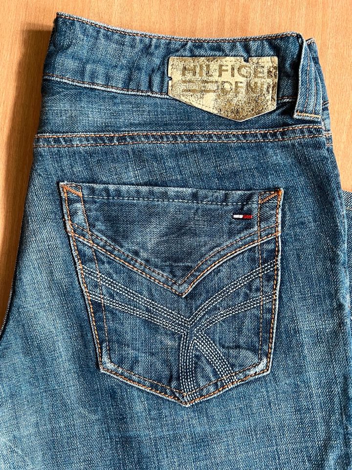 TOMMY HILFIGER DENIM -SALLY- DAMEN JEANS HOSE GR.W30 BLAU in Recklinghausen