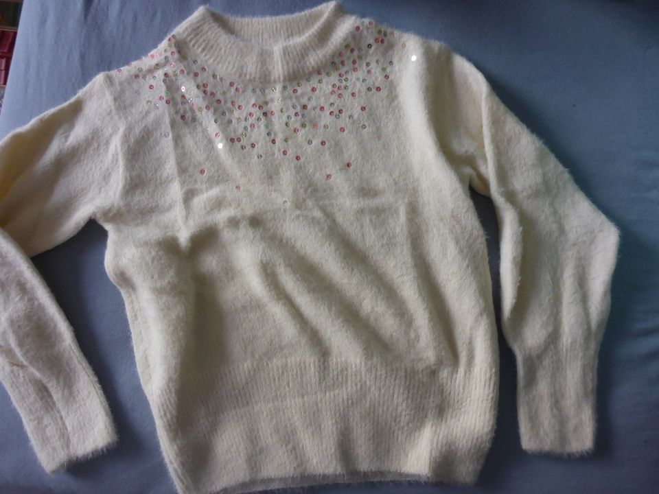 Pulli von C&A Gr. 134 in Wannweil