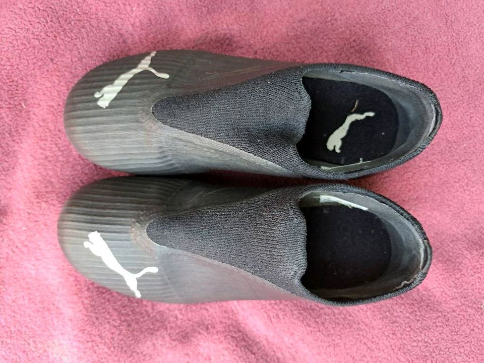 Puma Fußballschuhe Ultra Gr. 31 in Detmold