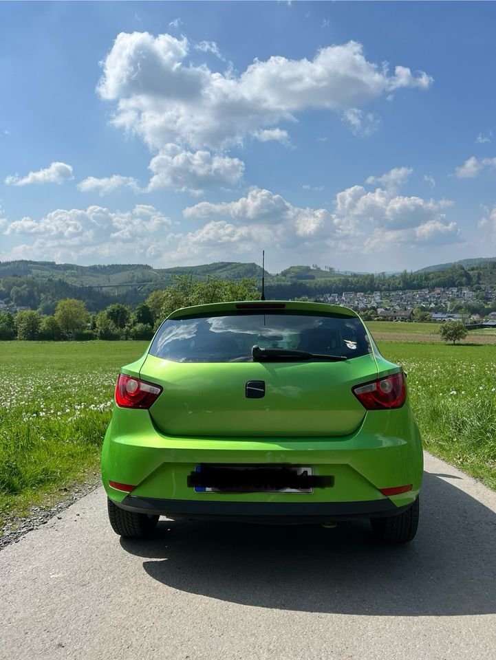 Seat Ibiza 6j 1.4 , Baujahr 2013, Top-Zustand in Meschede