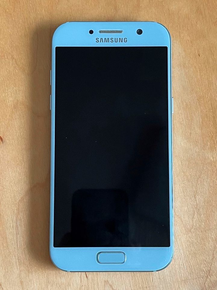 Samsung Galaxy A5 32GB blau hellblau Android 8.0 SM-A520F in Am Mellensee