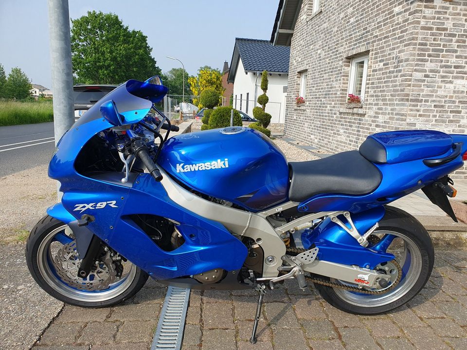 Kawasaki ZX9r in Erftstadt