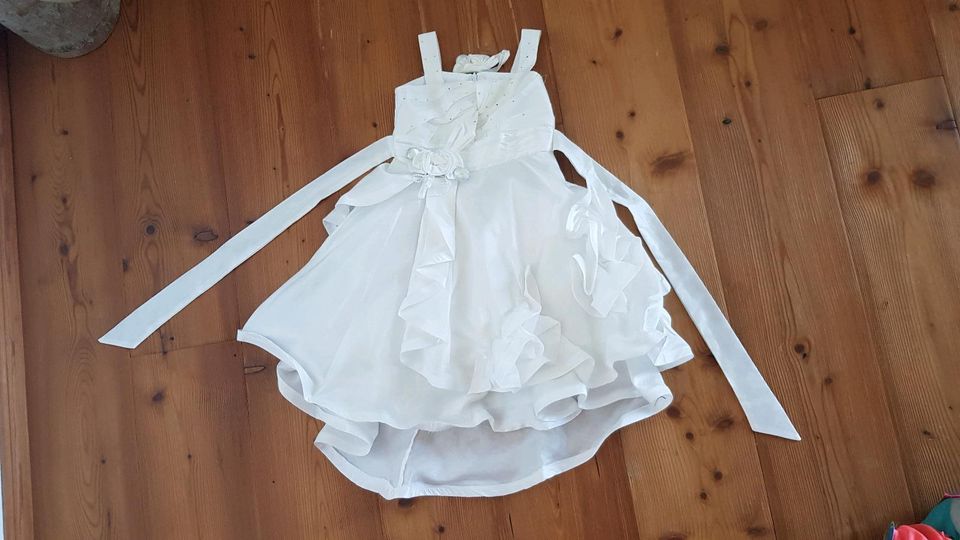 Sehr gut erhalten Kleid weiß Hochzeit 122 128 Kommunion in Radebeul