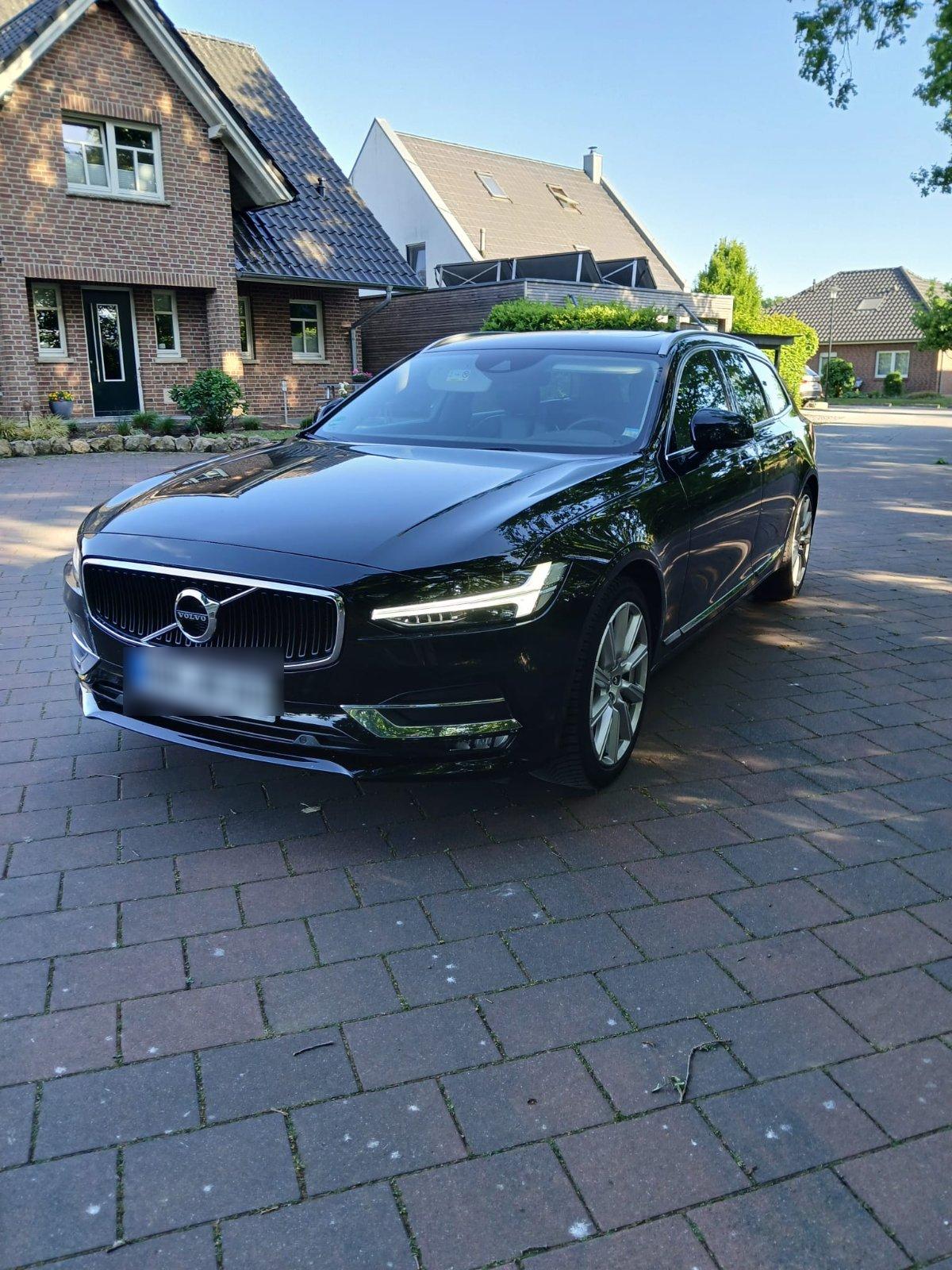 Abbildung des Autos Volvo V90 Inscription D4…