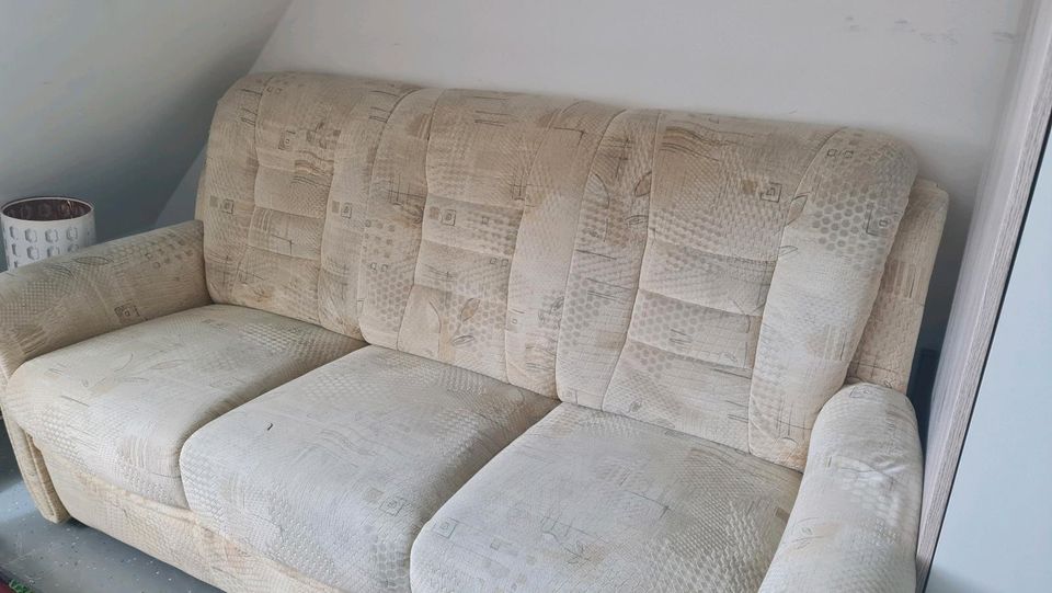 Sofa in gutem Zustand zu verschenken . in Lübeck