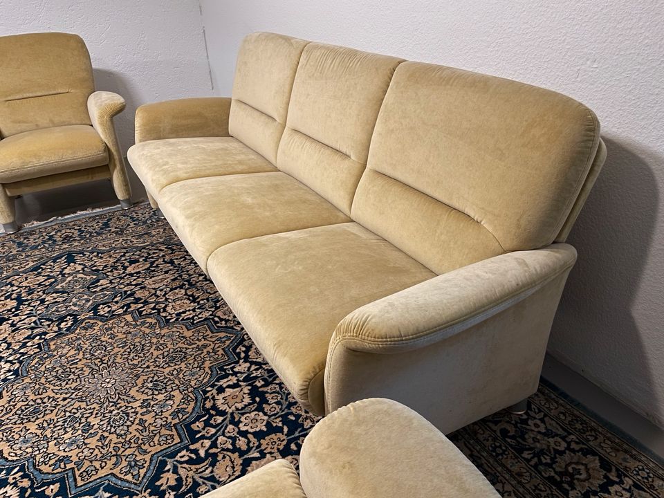 Sofa mit zwei Sesseln in München