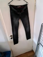 Stradivarius Damen Jeans Farbe Schwarz gebraucht Größe 36 Baden-Württemberg - Heidelberg Vorschau