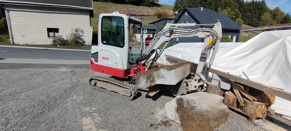 Minibagger 2,5t mieten Takeuchi tb225 Vermietung in Sonneberg