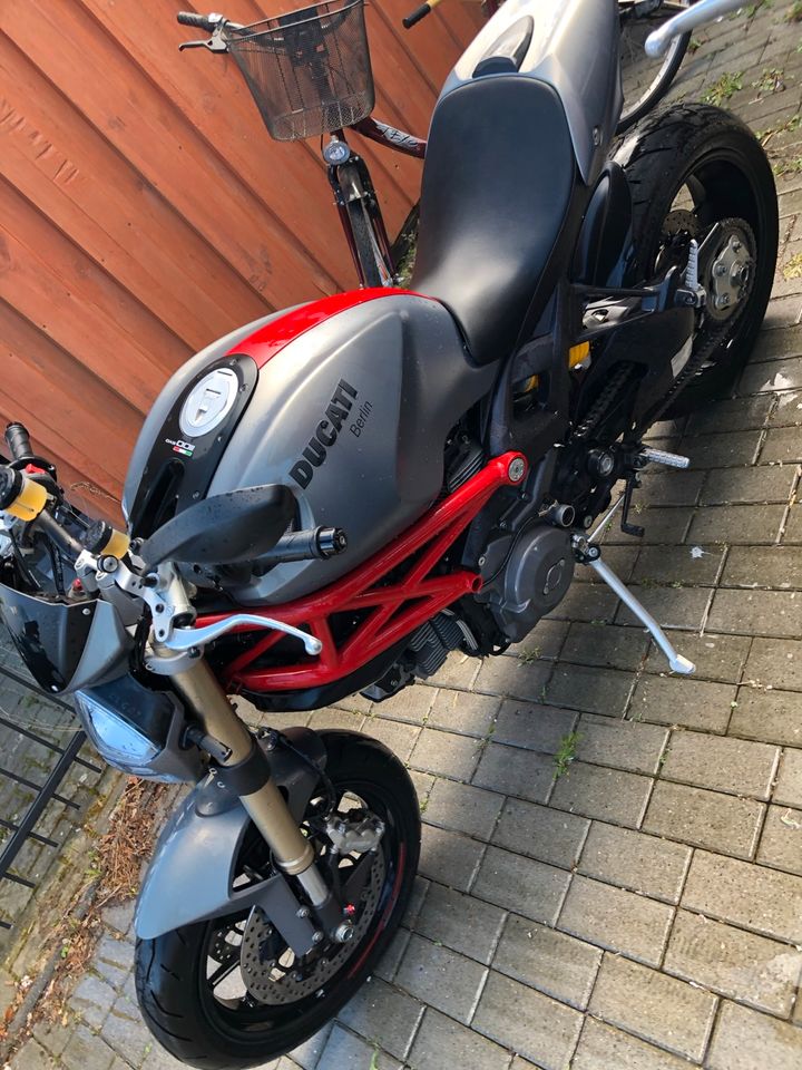 Ducati Monster 1100 Evo in Berlin