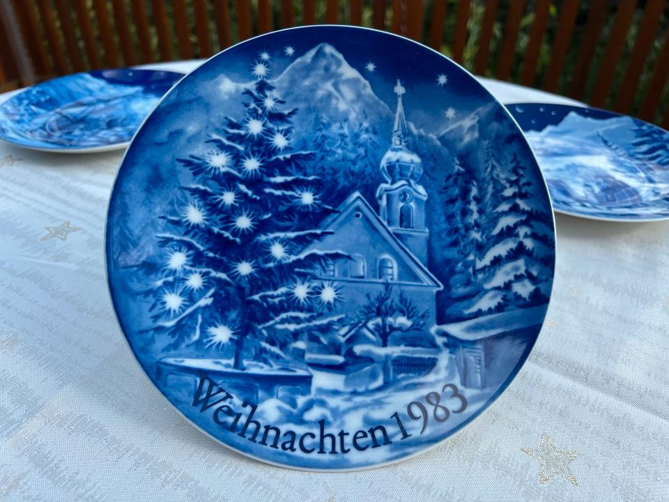 4 Weihnachtsteller Bavaria Echt Kobalt 1982-1985 Christmette in Quierschied