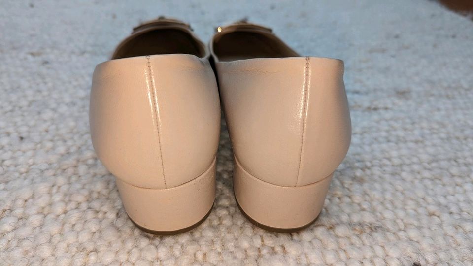 Högl festliche Schuhe Pumps beige-rosé, 1x getragen Gr. 7 1/2 in Probsteierhagen