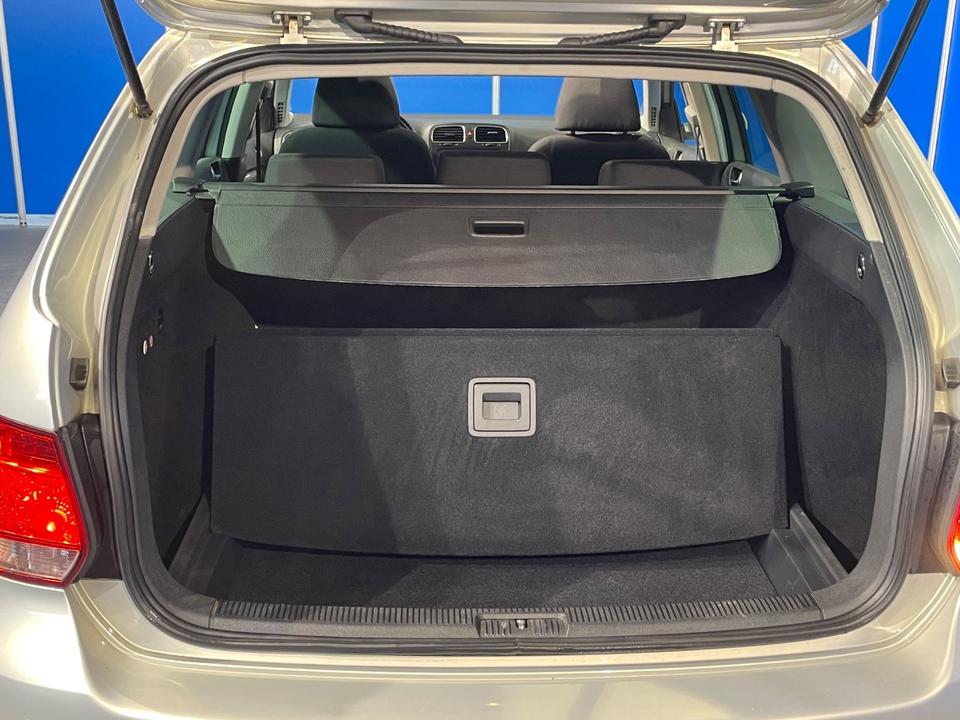 Volkswagen Golf VI Variant Highline 1.Hand *Bi-Xen*AHK*Pano in Nersingen