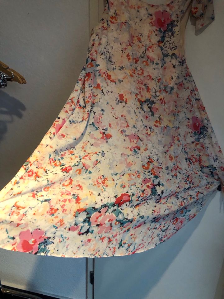 Leichtes Sommerkleid, Gr.36, pastellfarbene Blümchen in Bielefeld