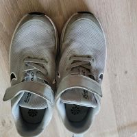15€ Nike Kinderschuhe, Größe 31, guter Zustand Kr. München - Oberschleißheim Vorschau