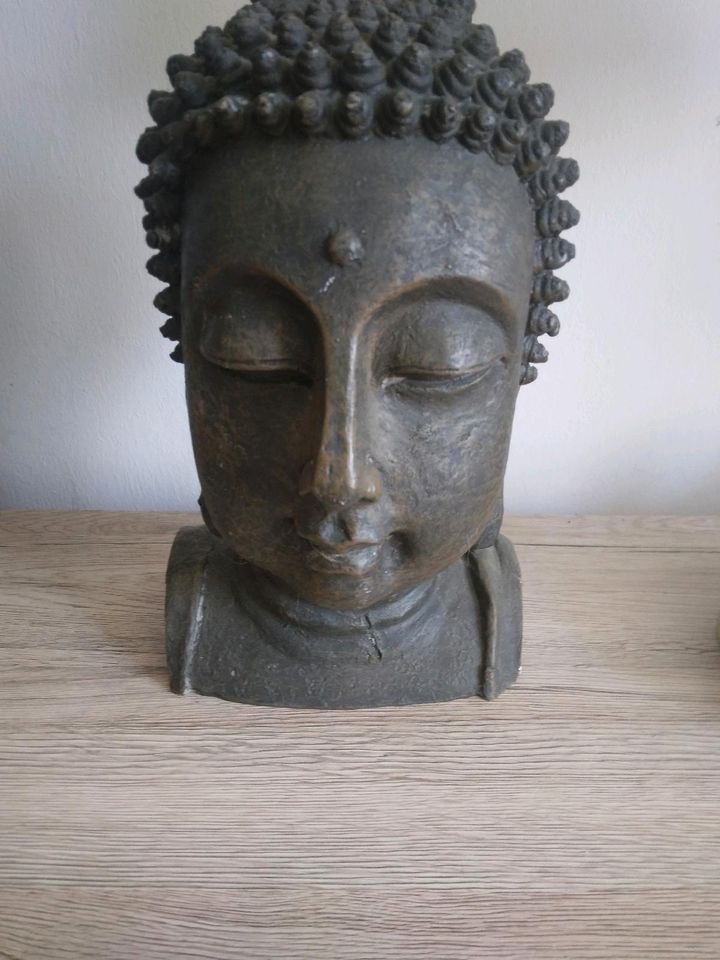 Budda aus Holz in Hamburg