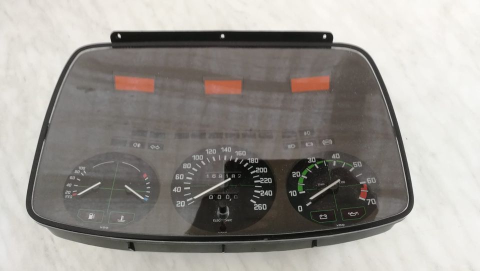 BMW 7er E23 745i Tacho Tachometer 1360852 88311028 260 km/h K1 in Bielefeld