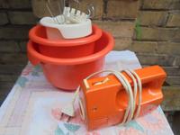 DDR Mixer RG 28s Handmixer mit Zubehör Schüssel Sahnebecher Sachsen-Anhalt - Halle Vorschau