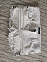 Weiße, kurze Shorts mit Nieten Hessen - Heringen (Werra) Vorschau