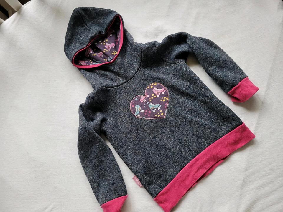 Gr.98/104 Süßer Kapuzenpullover mit Glitzer handmade in Rostock