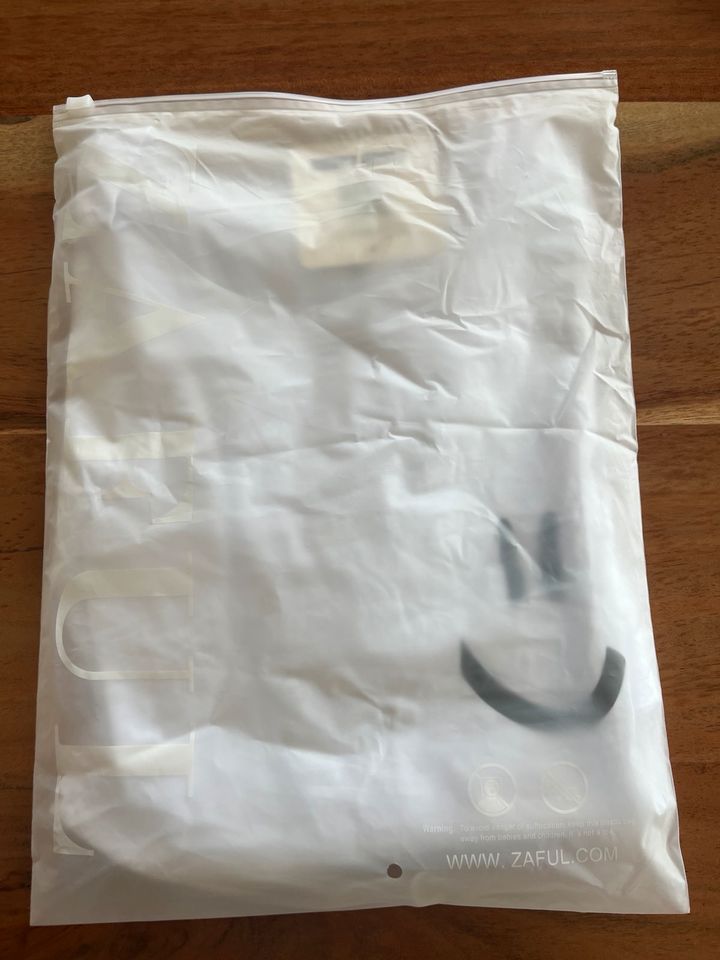 Neues T-Shirt von Zaful, Größe L, ungetragen, weiß, mit Gesicht in Neunkirchen