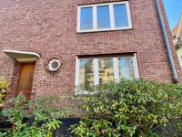 Leerstehende Erdgeschosswohnung mit zwei Eingängen, Balkon u. Gartennutzung Düsseldorf - Grafenberg Vorschau