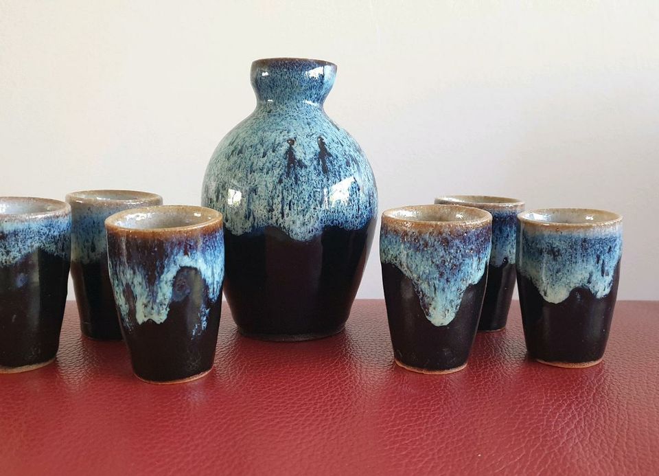 Sake Set aus Japan, hübsche Glasur in Schwalbach a. Taunus