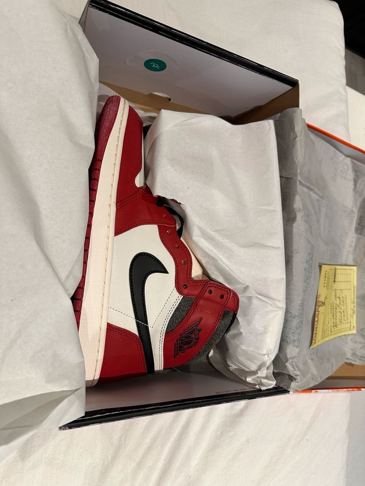 Nike Air Jordan 1 high Chicago OG lost and found EU 42,5 in Dinkelsbuehl