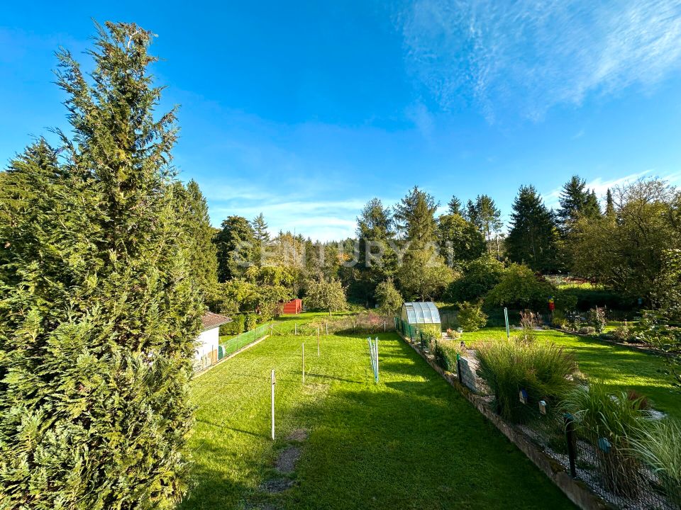 Leben im Grünen - Charmantes Einfamilienhaus mit Garage und herrlichem Weitblick! in Wadgassen