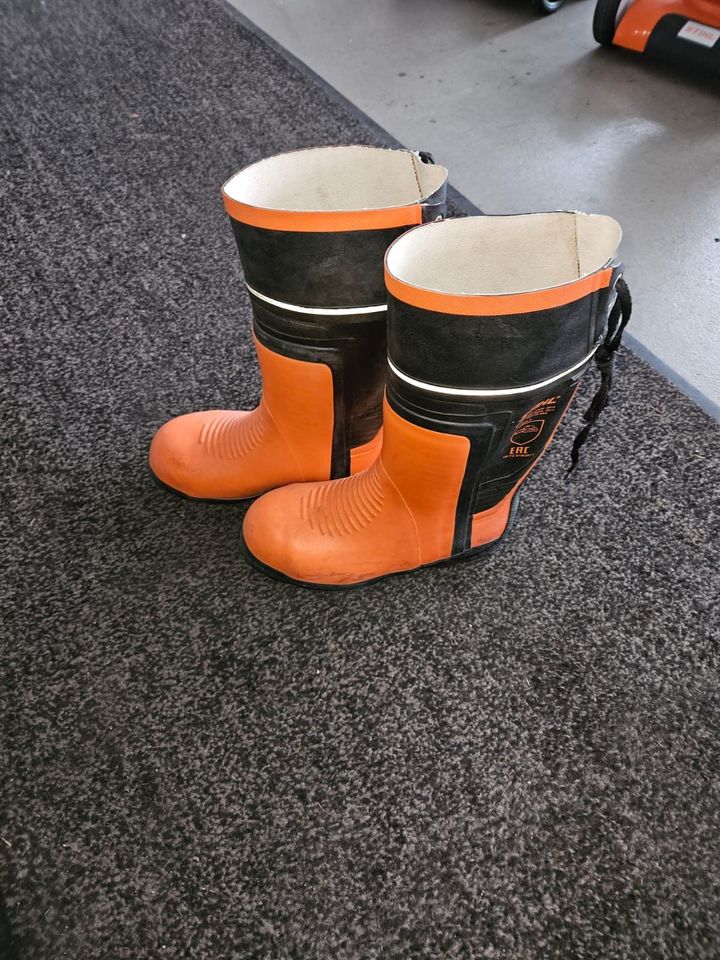 Stihl Schnittschutz Gummistiefel Gr. 43 in Weiler-Simmerberg